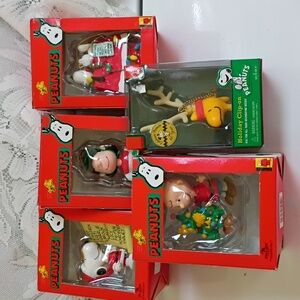 Lot of 5 Peanuts Christmas Ornaments Charlie Brown Snoopy Woodstock Lucy